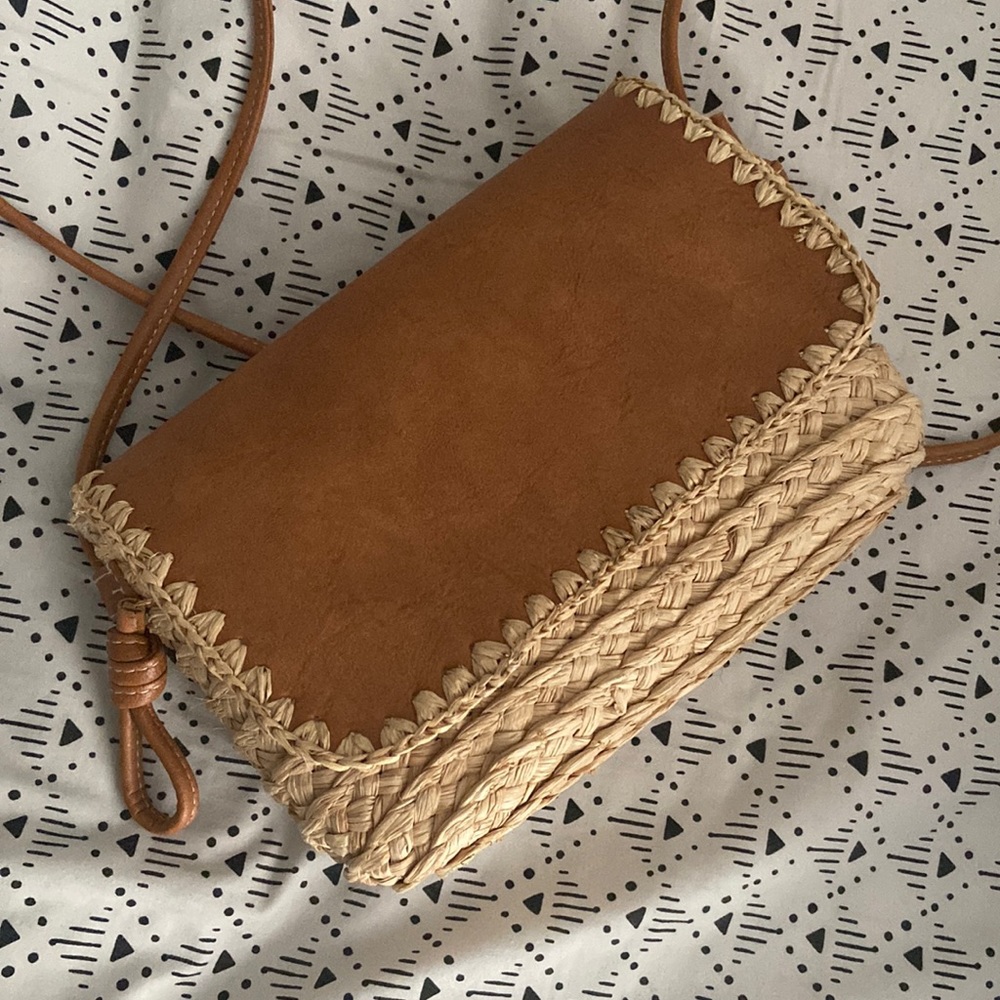 NWOT Universal Thread woven crossbody bag